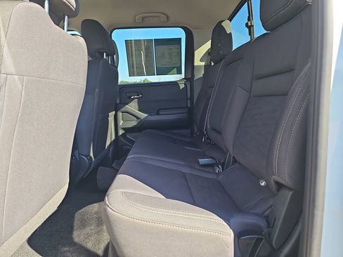 Used 2024 Nissan Frontier SV w/ SV Convenience Package image 15