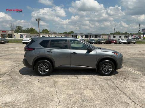 Used 2023 Nissan Rogue S image 7