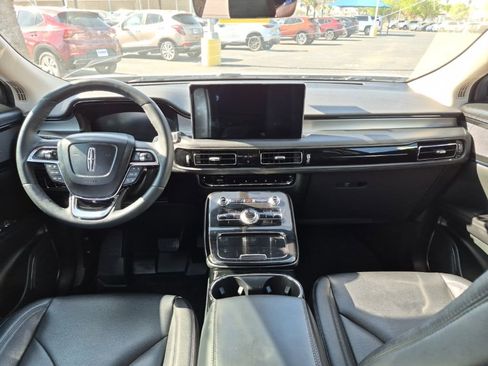 Used 2023 Lincoln Nautilus FWD w/ Premium Package image 12