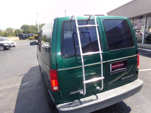 Used 1998 Chevrolet Astro w/ Convenience Group image 45