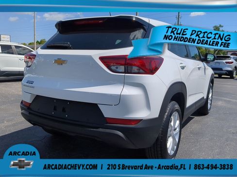 Used 2025 Chevrolet TrailBlazer LS w/ LS Convenience Package FWD image 4