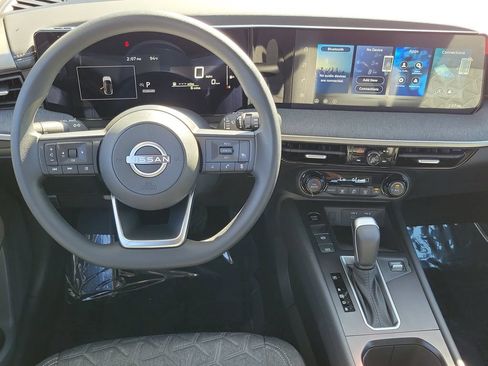 New 2026 Nissan Kicks SV w/ Illumination Package FWD image 5