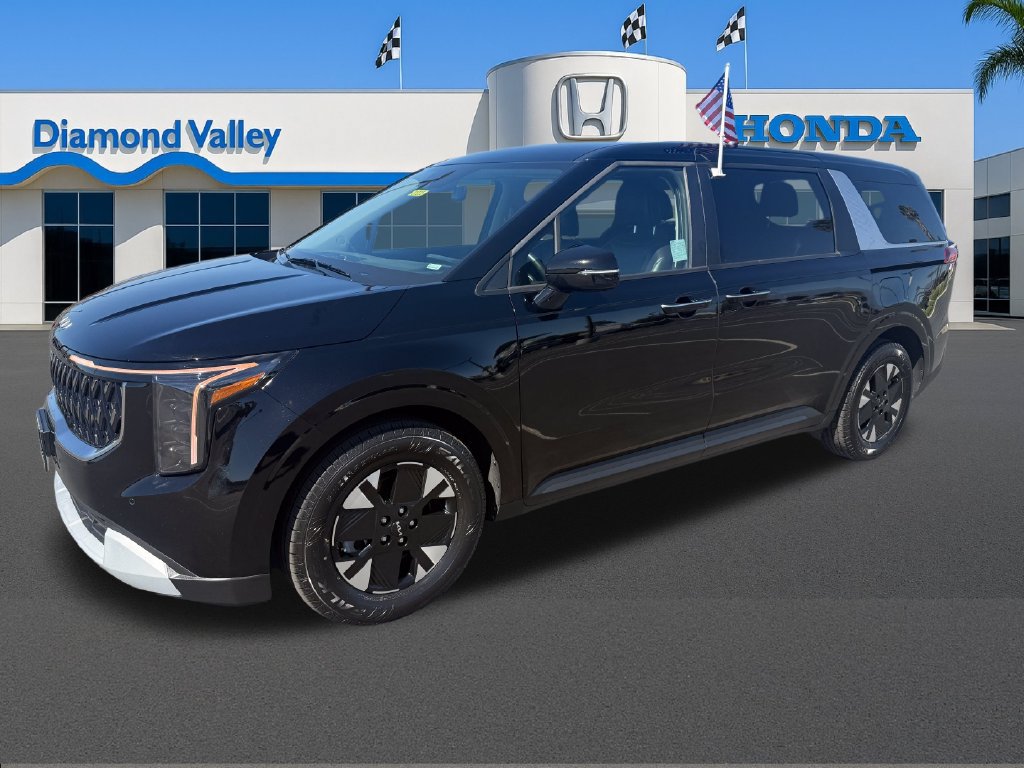 Used 2026 Kia Carnival LXS FWD image 3