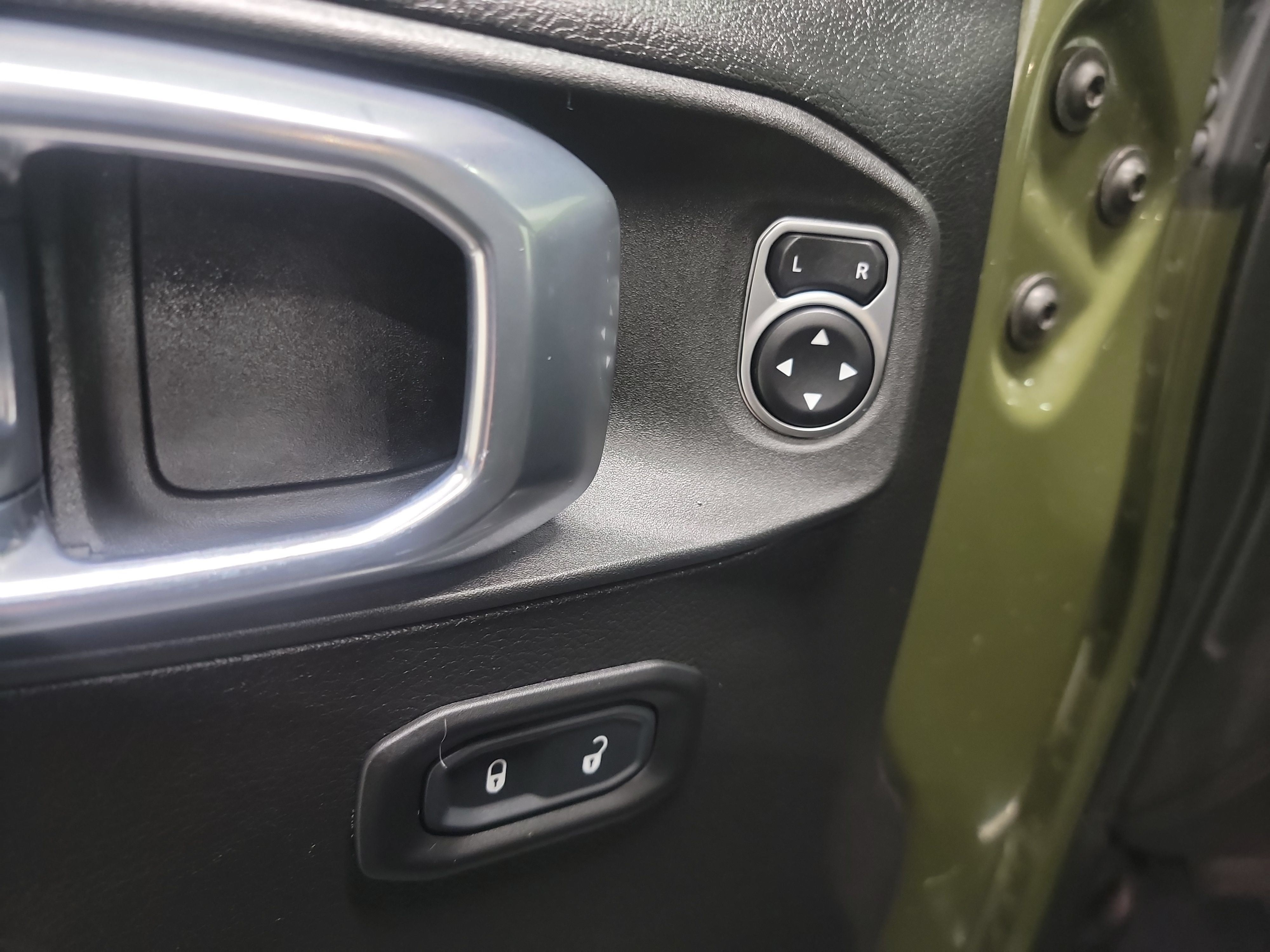 Used 2021 Jeep Wrangler Sport AWD/4WD image 14