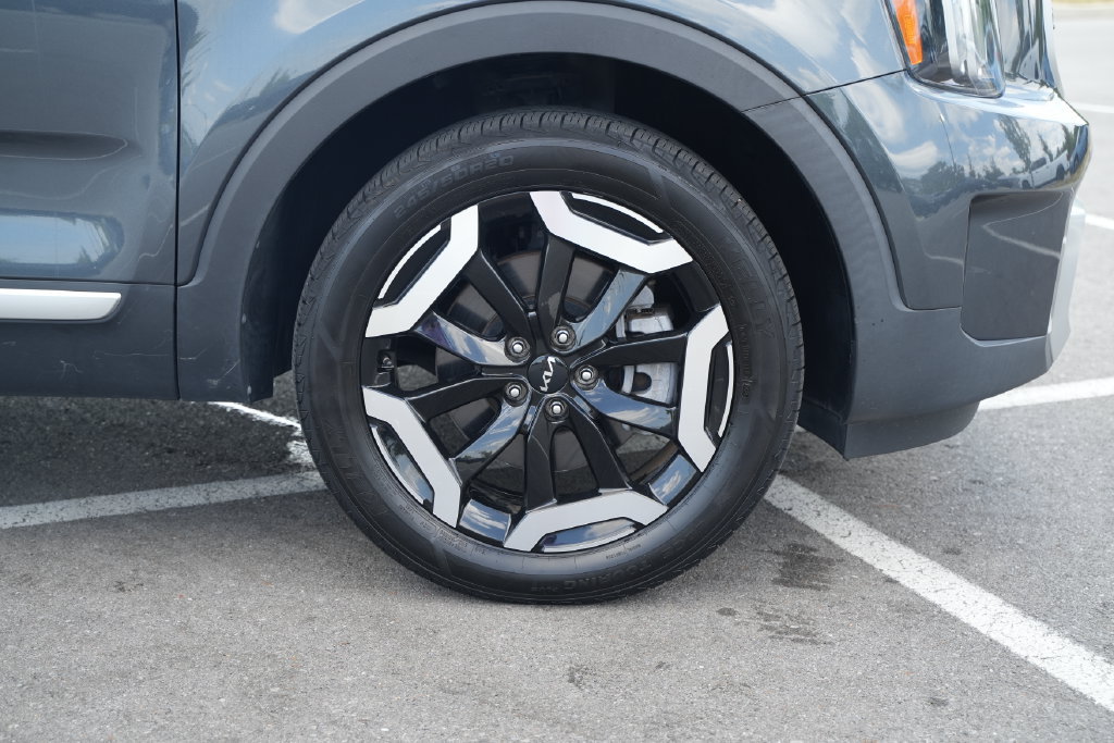 Used 2023 Kia Telluride S FWD image 47