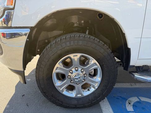 Used 2024 RAM 2500 Big Horn AWD/4WD image 5