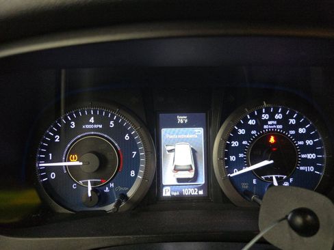 Used 2016 Toyota Sienna Limited Premium image 11