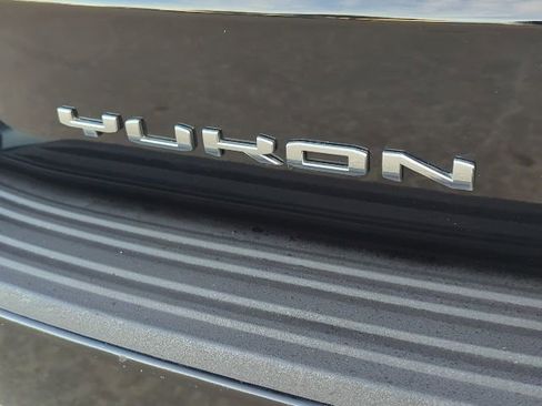 Used 2024 GMC Yukon XL Denali image 35