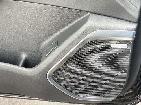 Used 2025 Buick Enclave Sport Touring image 19