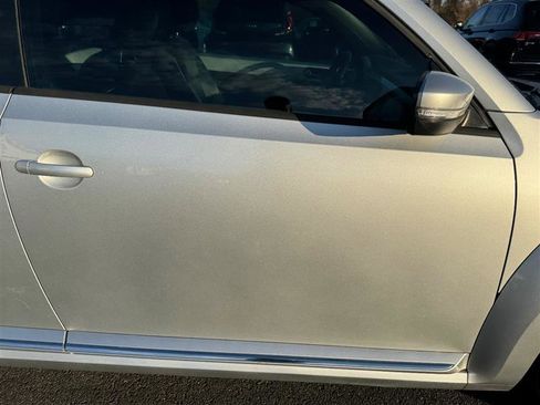 Used 2012 Volkswagen Beetle 2.5 image 17