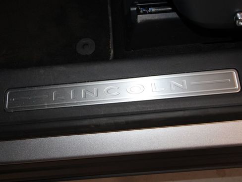 Used 2024 Lincoln Nautilus Premier w/ Equipment Group 102A AWD/4WD image 7