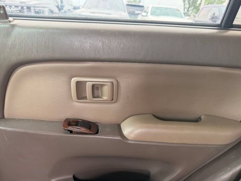 Used 2000 Toyota 4Runner Limited AWD/4WD image 30