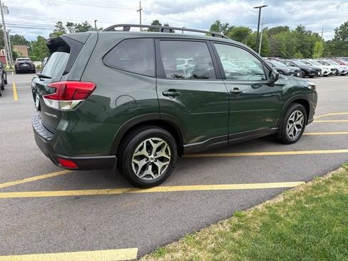Used 2023 Subaru Forester Premium AWD/4WD image 5