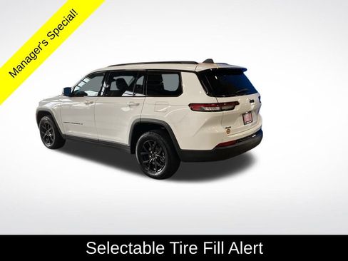 Used 2024 Jeep Grand Cherokee L Altitude image 18