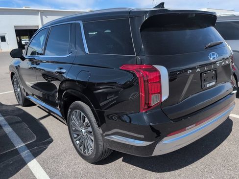 Used 2024 Hyundai Palisade Calligraphy AWD/4WD image 2