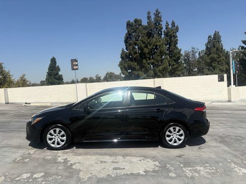 Used 2025 Toyota Corolla LE FWD image 7