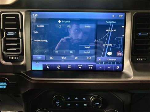 Used 2023 Ford Bronco Outer Banks image 4