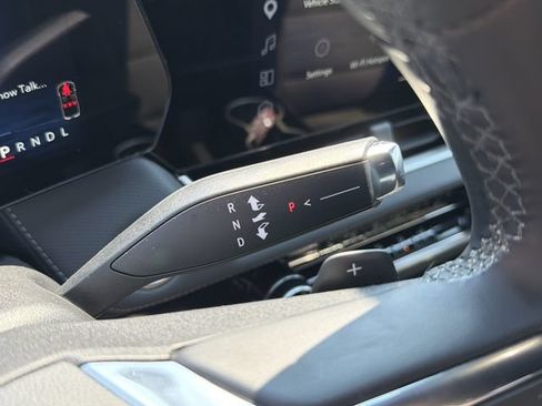 Used 2025 Chevrolet Equinox LT FWD image 21