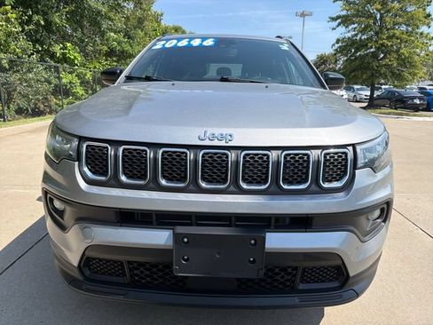 Used 2024 Jeep Compass Latitude AWD/4WD image 15