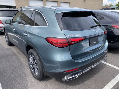 Used 2025 Mercedes-Benz GLC 300 4MATIC image 5