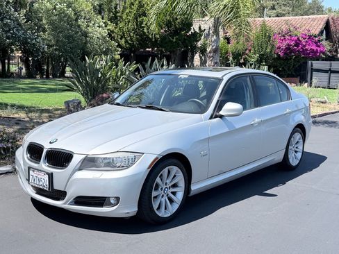 Used 2011 BMW 328i xDrive Sedan AWD/4WD image 1