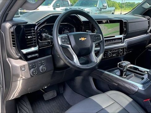 Used 2026 Chevrolet Silverado 1500 LTZ w/ LTZ Premium Package AWD/4WD image 18