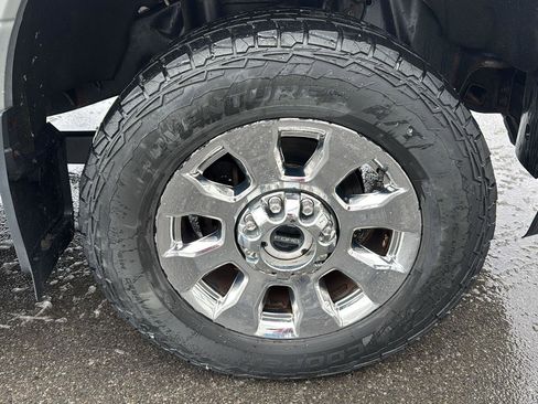 Used 2017 Ford F350 Lariat w/ Chrome Package image 10