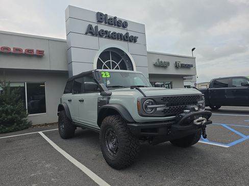 Used 2023 Ford Bronco Everglades AWD/4WD image 1