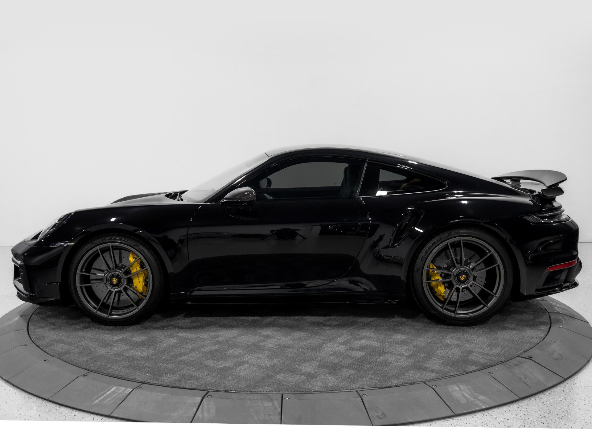 Used 2025 Porsche 911 Turbo S AWD/4WD image 4