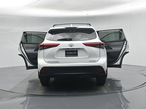 Used 2022 Toyota Highlander Limited FWD image 40