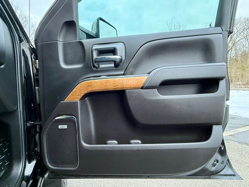 Used 2018 Chevrolet Silverado 2500 LTZ w/ LTZ Plus Package image 27