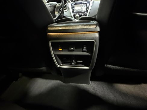 Used 2018 Nissan Murano SL w/ Midnight Edition Package FWD image 32