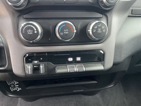 Used 2024 RAM 3500 Big Horn image 31