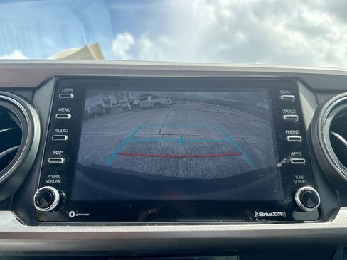 Used 2022 Toyota Tacoma SR5 w/ Technology Package image 28