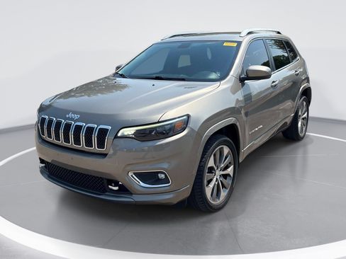 Used 2019 Jeep Cherokee Overland FWD image 3