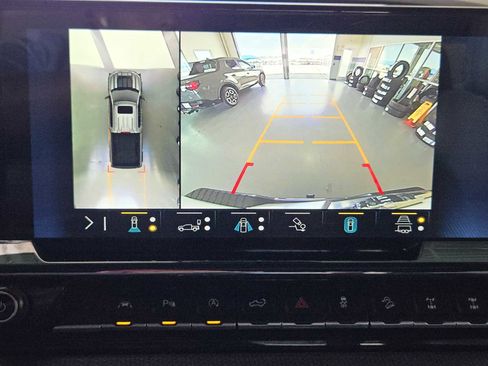 Certified 2023 Chevrolet Silverado 1500 ZR2 w/ Technology Package image 17