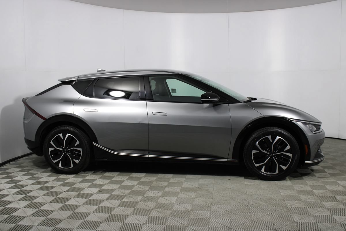 Used 2023 Kia EV6 Wind RWD image 31