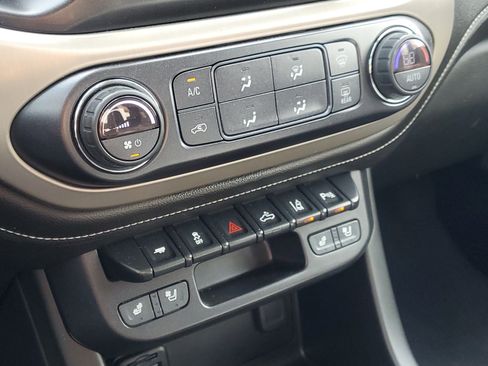 Used 2021 GMC Canyon Denali RWD image 27