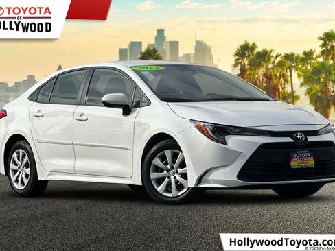 Used 2023 Toyota Corolla LE image 1
