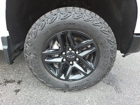 Used 2025 Chevrolet Silverado 1500 LT Trail Boss w/ Convenience Package II AWD/4WD image 81