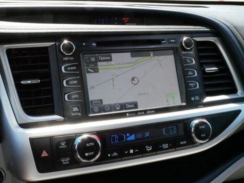 Used 2018 Toyota Highlander Limited AWD/4WD image 22