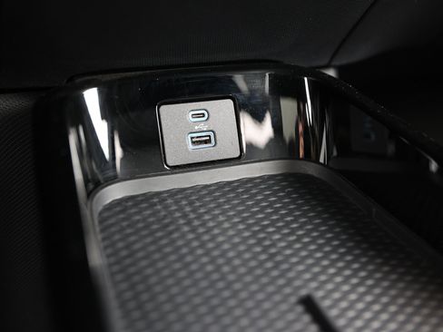 Used 2022 Ford Mustang Mach-E Premium image 27