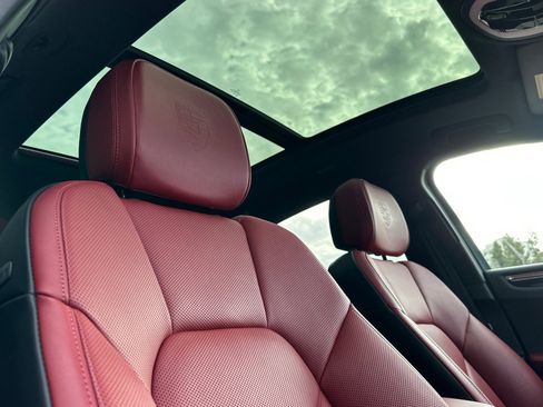 Used 2025 Porsche Macan S image 17