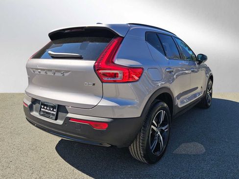 New 2026 Volvo XC40 B5 Core w/ Climate Package AWD/4WD image 3