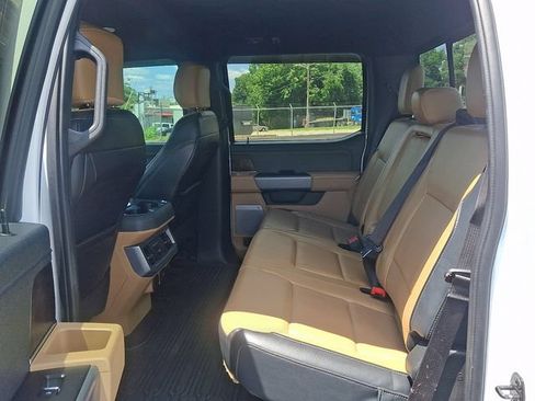 Used 2024 Ford F250 Lariat w/ Lariat Ultimate Package AWD/4WD image 9