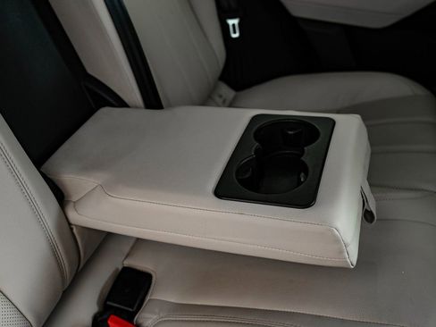 Used 2023 Land Rover Range Rover Velar R-Dynamic S image 45