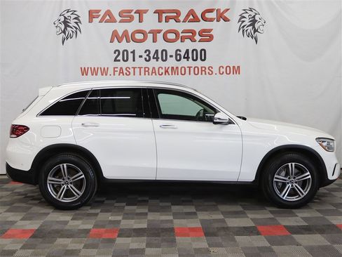 Used 2021 Mercedes-Benz GLC 300 4MATIC image 4
