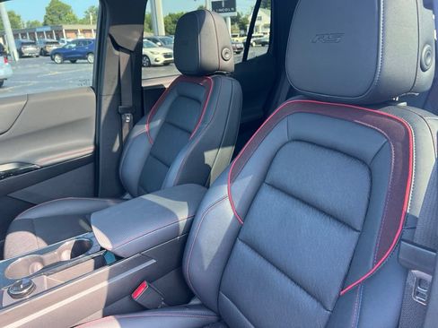 Used 2025 Chevrolet Equinox RS w/ Safety and Technology Package FWD image 11