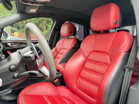 Used 2017 Porsche Macan GTS AWD/4WD image 13