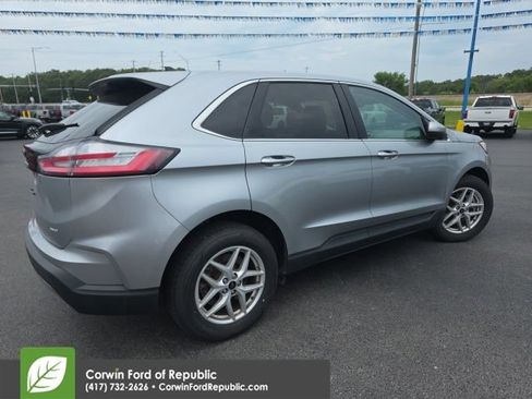 Used 2024 Ford Edge SEL AWD/4WD image 5